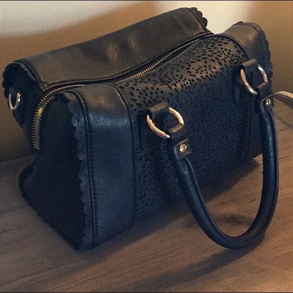 Kensie black handbag